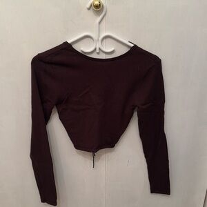 Brown light sweater with cross-cross open back